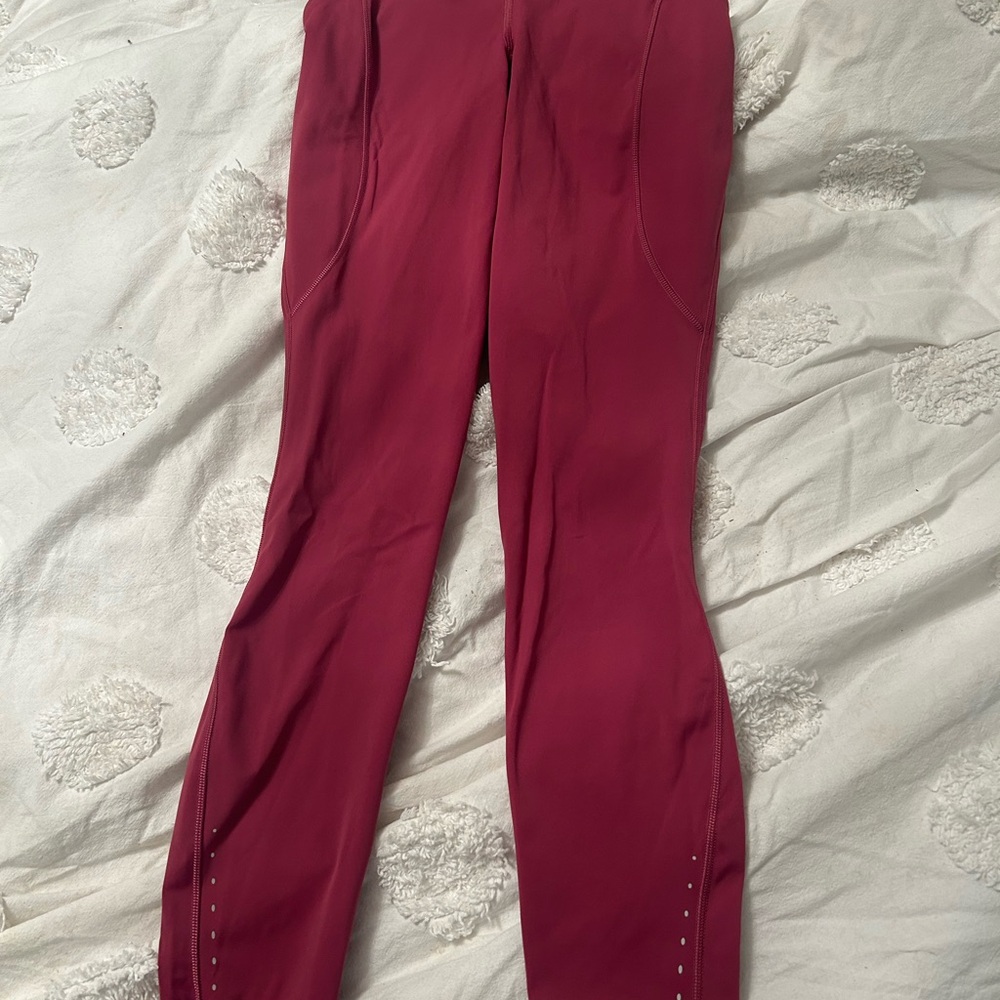 Lululemon magenta color leggings
